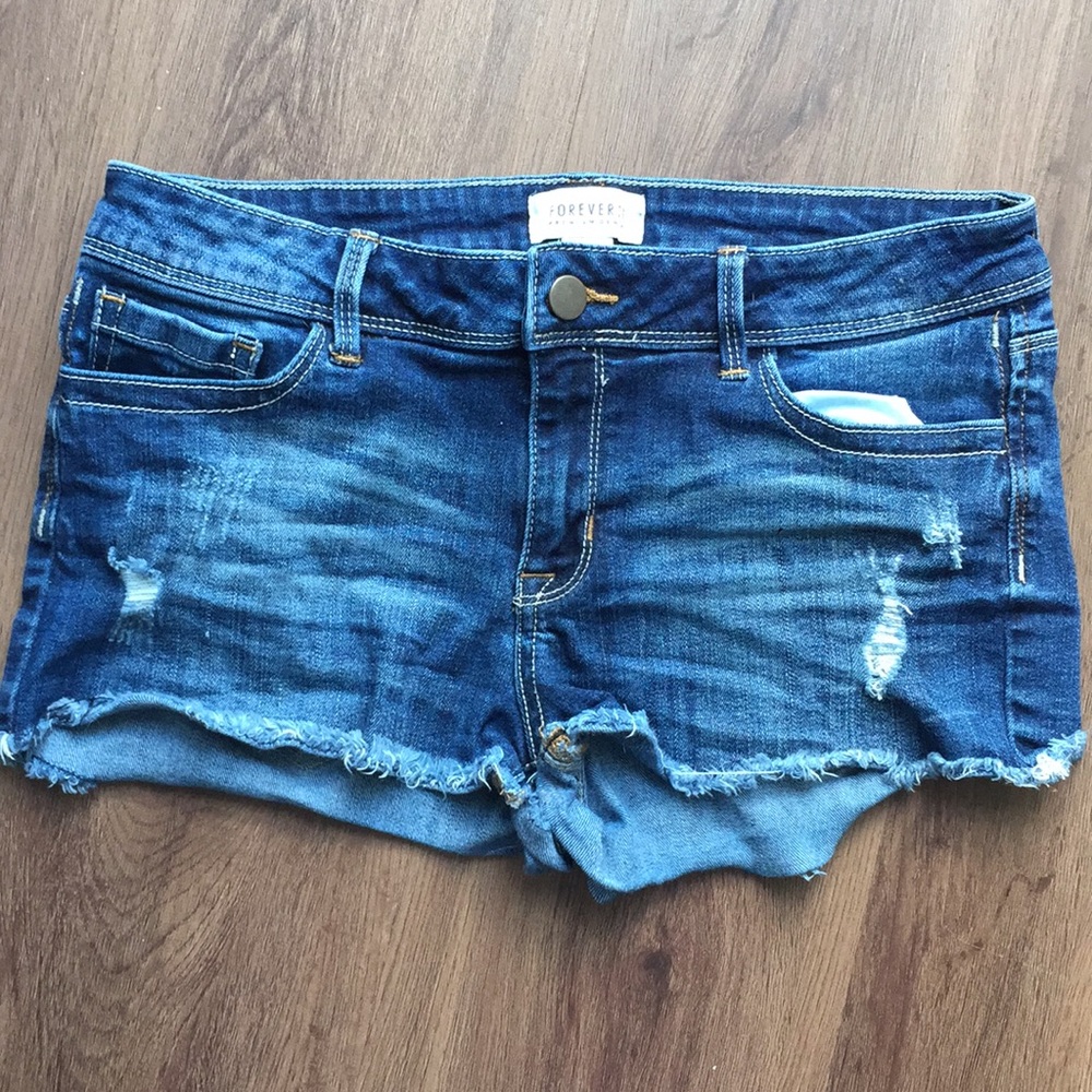• Forever 21 • - Picture 2 of 5